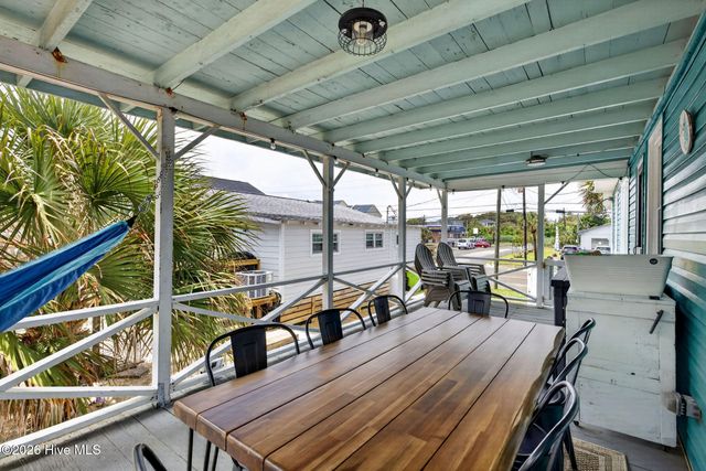 704 Carolina Beach Avenue S, Carolina Beach, NC 28428