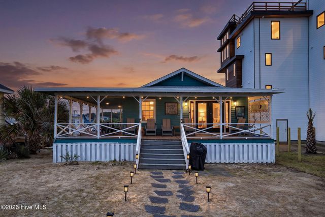704 Carolina Beach Avenue S, Carolina Beach, NC 28428