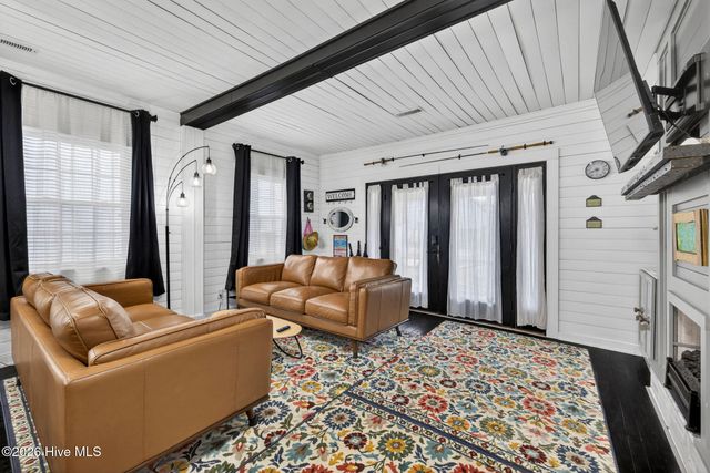 704 Carolina Beach Avenue S, Carolina Beach, NC 28428