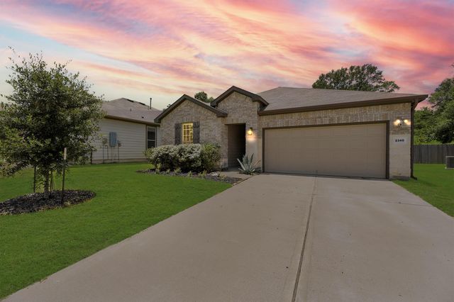 2340 N Amber Ruse Court, Conroe, TX 77304