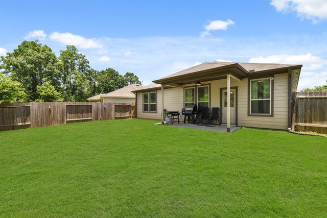 2340 N Amber Ruse Court, Conroe, TX 77304