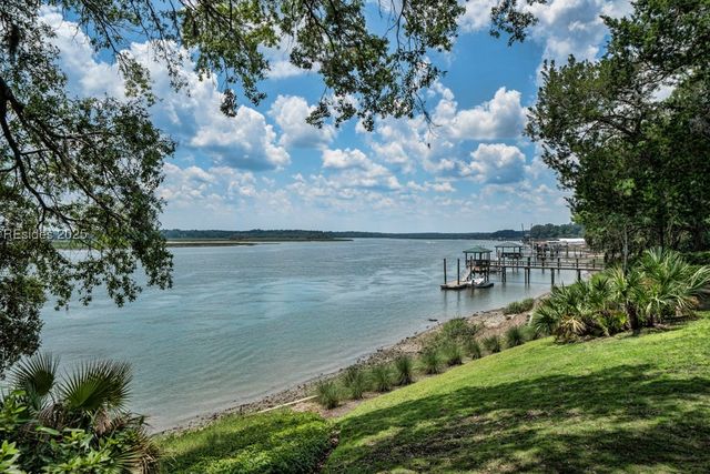 10 Meriwether Ct, Bluffton, SC 29910