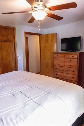 97 Pondview Dr, Chicopee, MA 01020