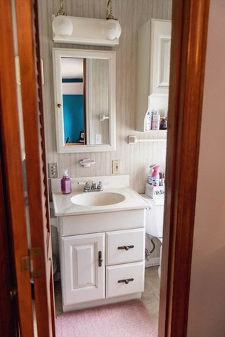 97 Pondview Dr, Chicopee, MA 01020