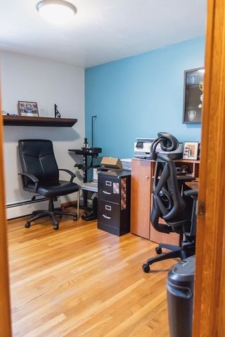 97 Pondview Dr, Chicopee, MA 01020