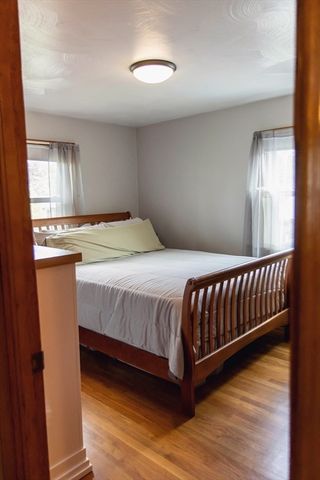 97 Pondview Dr, Chicopee, MA 01020