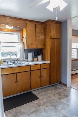97 Pondview Dr, Chicopee, MA 01020