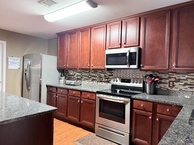 104 Arbor Creek, Warner Robins, GA 31093