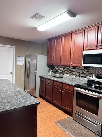 104 Arbor Creek, Warner Robins, GA 31093