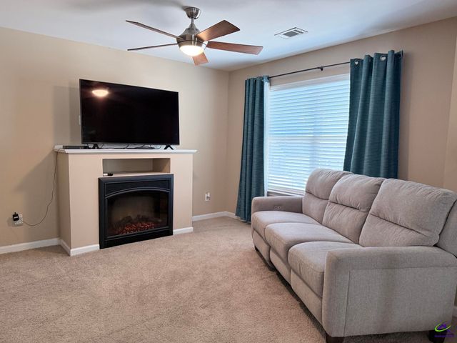 104 Arbor Creek, Warner Robins, GA 31093