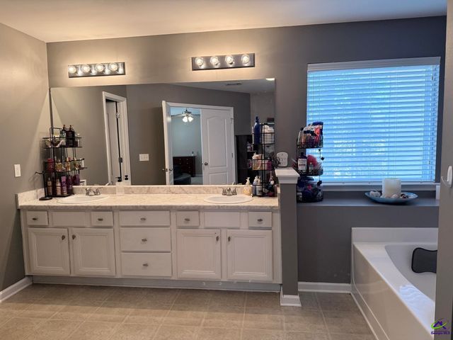 104 Arbor Creek, Warner Robins, GA 31093