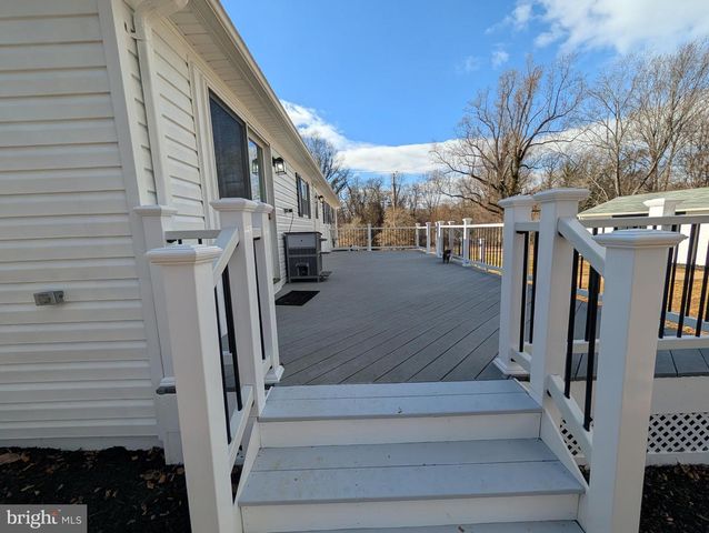 18540 BROOKE RD, Sandy Spring, MD 20860