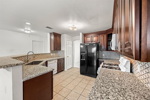 7331 Wimberly Oaks Lane, Richmond, TX 77407