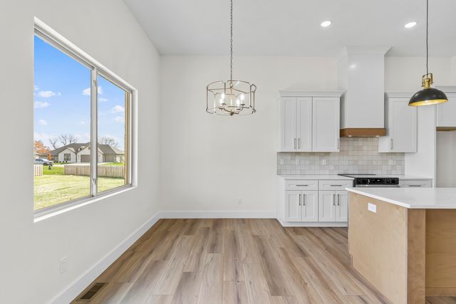 1276 W Sage Court, Springfield, MO 65810