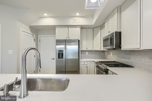 10720 PRESIDENTIAL PKWY, Upper Marlboro, MD 20772
