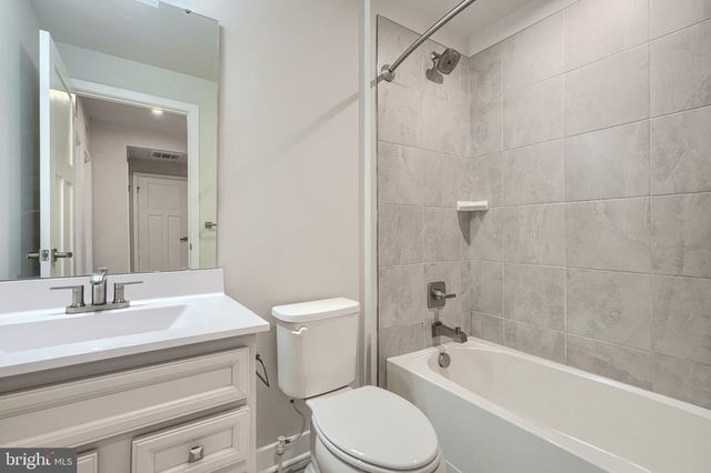 10720 PRESIDENTIAL PKWY, Upper Marlboro, MD 20772