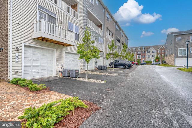 10720 PRESIDENTIAL PKWY, Upper Marlboro, MD 20772
