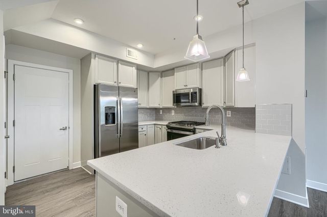 10720 PRESIDENTIAL PKWY, Upper Marlboro, MD 20772