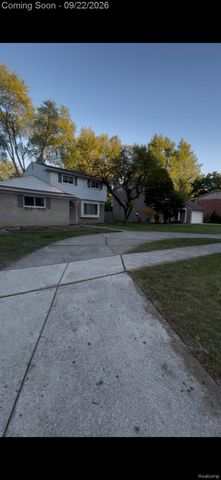 30050 Pleasant Trail, Southfield, MI 48076