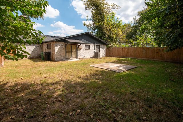 10009 Lonallen Street, Houston, TX 77088