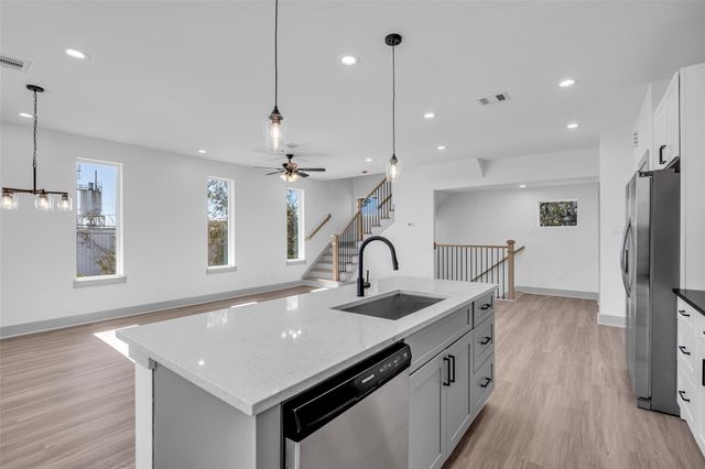 5303 Kindred Garden Lane A, Houston, TX 77091