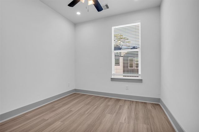 5303 Kindred Garden Lane A, Houston, TX 77091