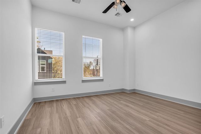 5303 Kindred Garden Lane A, Houston, TX 77091