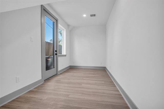 5303 Kindred Garden Lane A, Houston, TX 77091