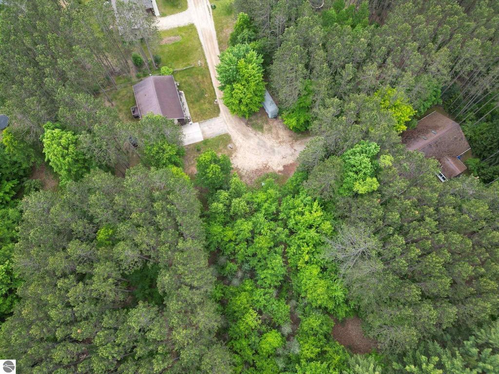 Image 4 of property listing at TBD Primrose Lane, Farwell, MI 48622