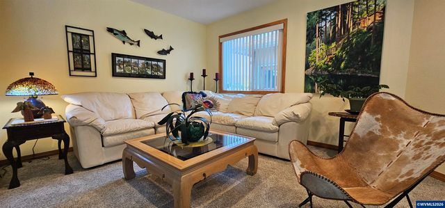 6156 Hogan Dr N, Keizer, OR 97303