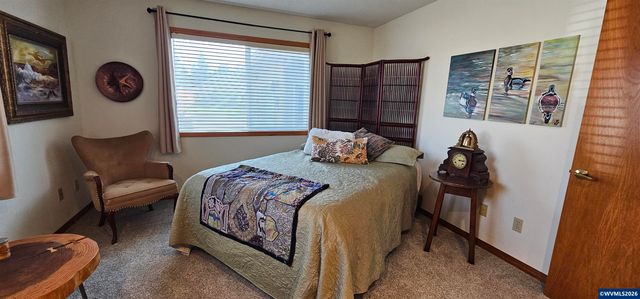 6156 Hogan Dr N, Keizer, OR 97303