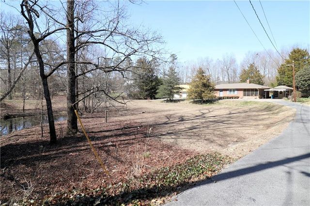 70 N Bellview Road, Aragon, GA 30104