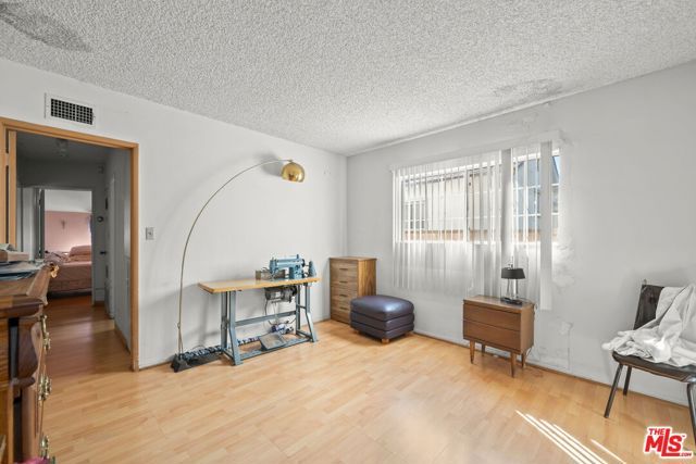 7351 Zelzah Avenue, Los Angeles, CA 91335