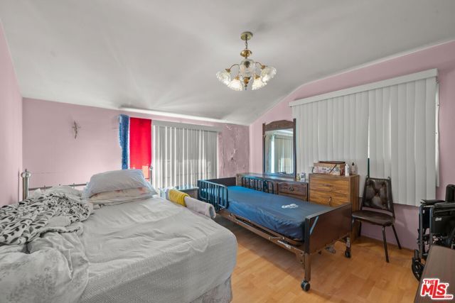 7351 Zelzah Avenue, Los Angeles, CA 91335