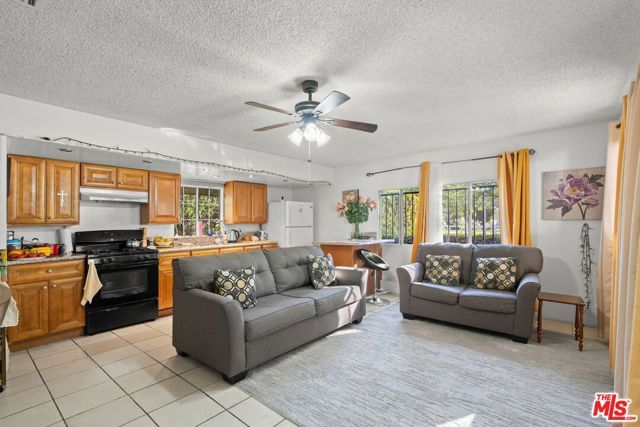 7351 Zelzah Avenue, Los Angeles, CA 91335