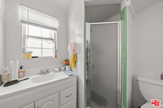 7351 Zelzah Avenue, Los Angeles, CA 91335