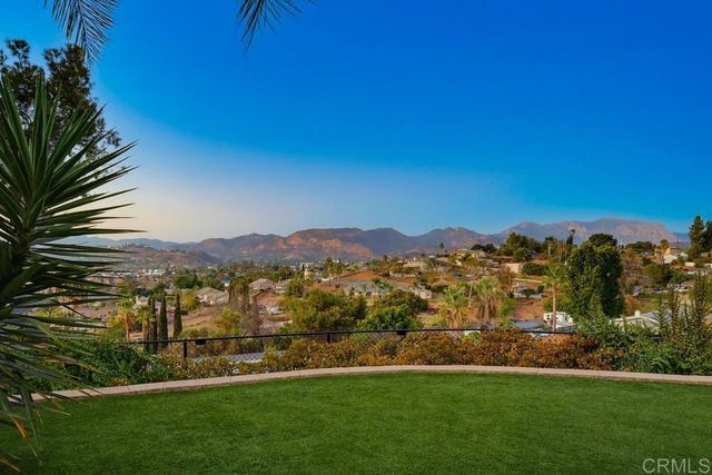 12139 Valhalla Drive, Lakeside, CA 92040