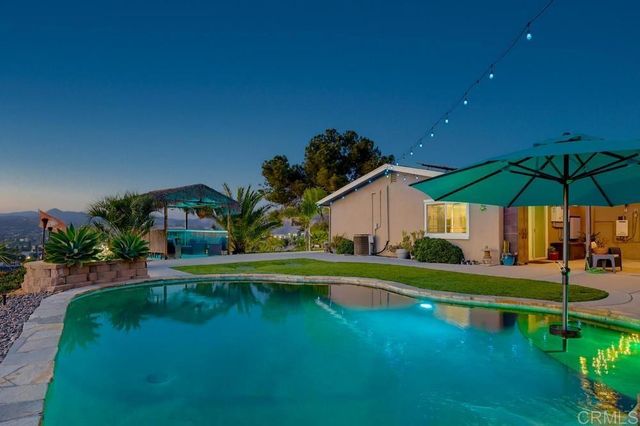 12139 Valhalla Drive, Lakeside, CA 92040