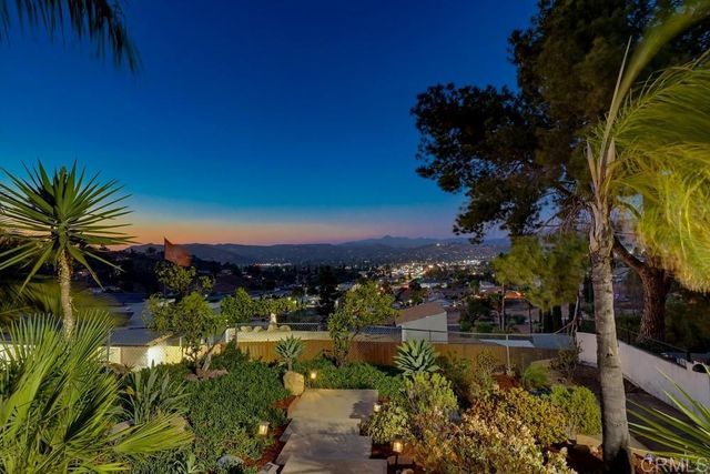 12139 Valhalla Drive, Lakeside, CA 92040