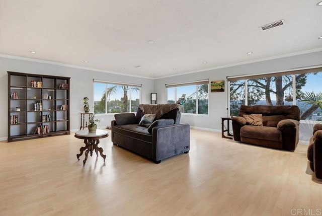 12139 Valhalla Drive, Lakeside, CA 92040
