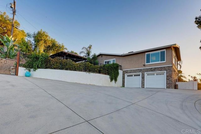 12139 Valhalla Drive, Lakeside, CA 92040