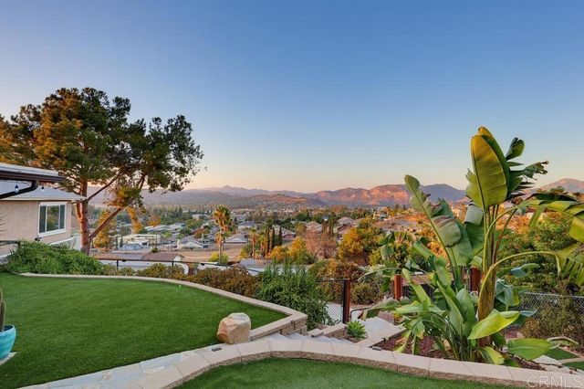 12139 Valhalla Drive, Lakeside, CA 92040