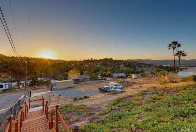 12139 Valhalla Drive, Lakeside, CA 92040