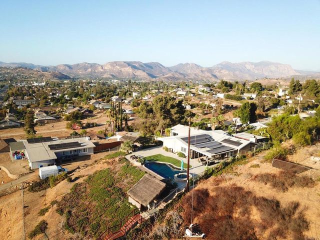 12139 Valhalla Drive, Lakeside, CA 92040