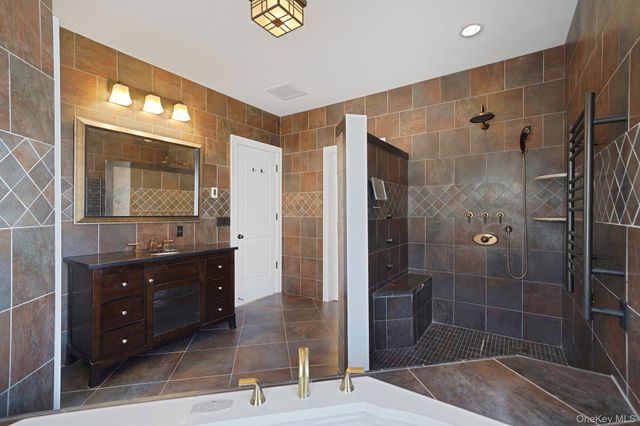 368 Main Street, Setauket, NY 11733