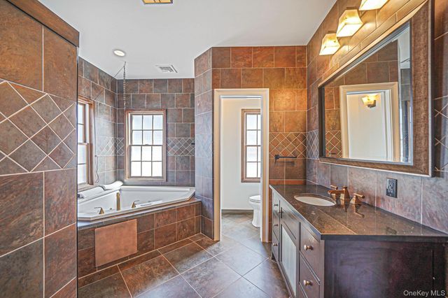 368 Main Street, Setauket, NY 11733