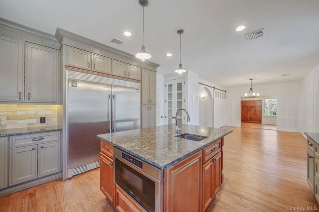 368 Main Street, Setauket, NY 11733