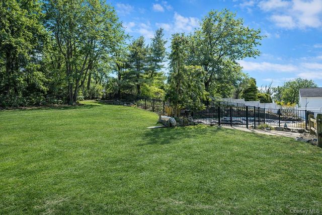 368 Main Street, Setauket, NY 11733