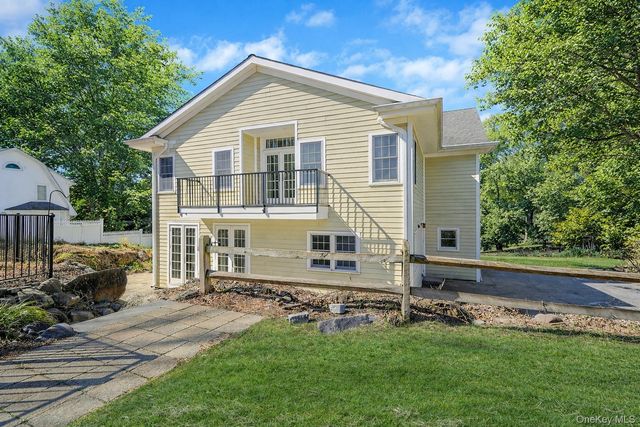 368 Main Street, Setauket, NY 11733