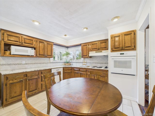 5 Gristmill Drive, Kings Park, NY 11754